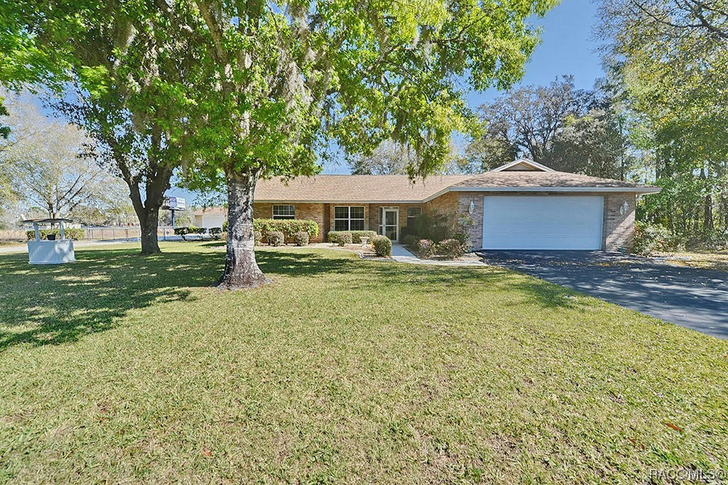 419 S ROSELYN WAY, LECANTO, FL 34461, photo 1 of 60