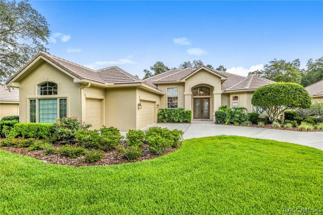 3057 N CAVES VALLEY PATH, LECANTO, FL 34461, photo 1 of 54