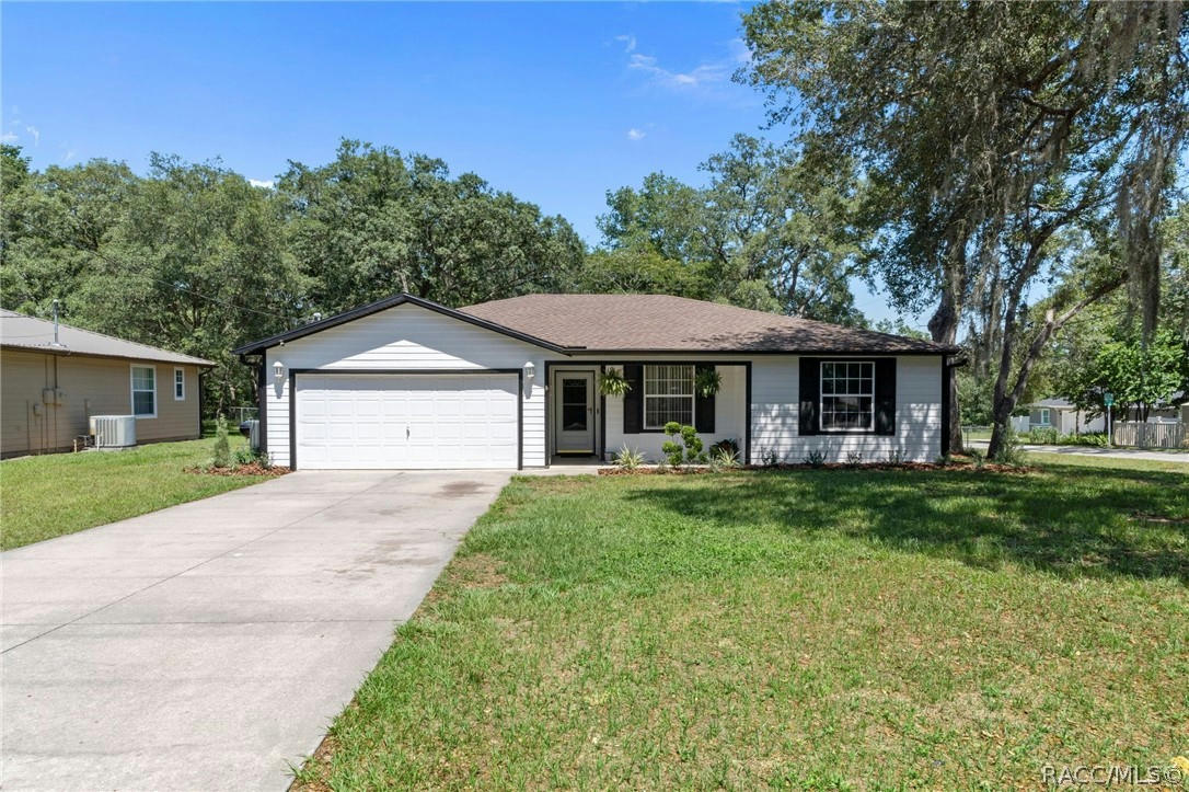 193 S FITZPATRICK AVE, INVERNESS, FL 34453, photo 1 of 25